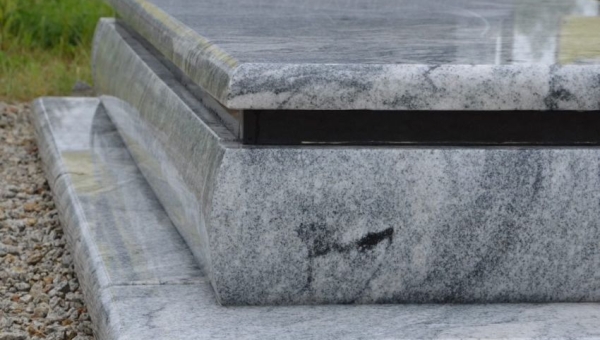 Jak zadbać o nagrobek bliskich?